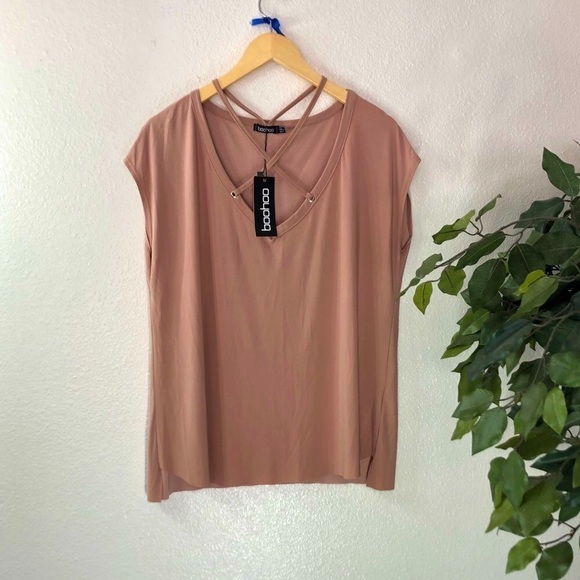 NWT Boohoo Cap Sleeve Tee - Picture 1 of 7